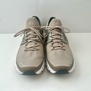 Men’s On Cloudswift Sz. 10.5 Tan